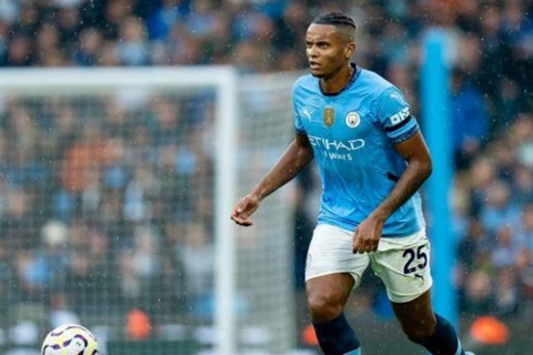 أكانجي: لا أحد يحب مواجهة مانشستر سيتي في دوري أبطال أوروبا